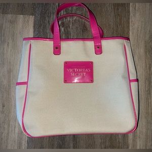 NWOT Victoria’s Secret The Sexiest On Earth Tote. Adorable!!!